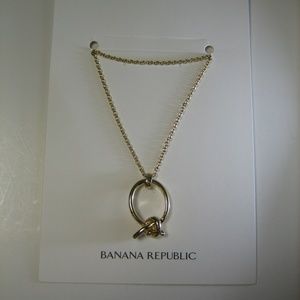 NWT Banana republic Nautical Knot Gold Pendant Necklace NWT 59.50